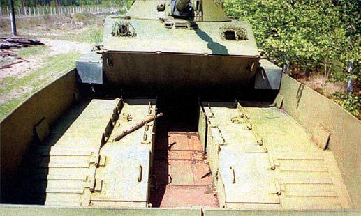 Внутренность платформы танка ПТ-76
